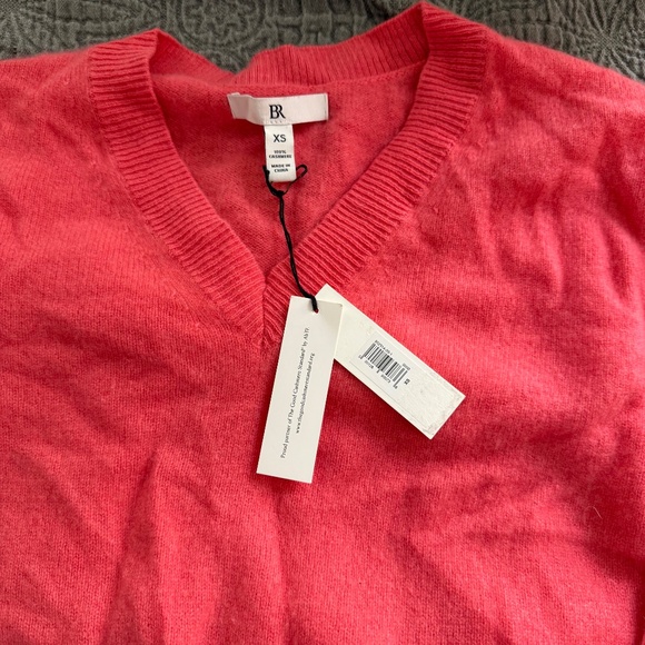 Banana Republic Cashmere Sweater - Picture 3 of 3